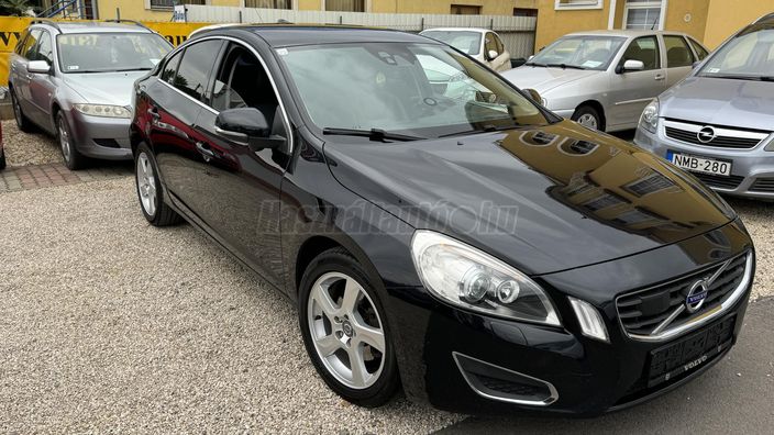 VOLVO S60 1.6 [T3] Momentum
