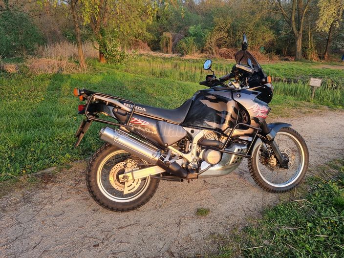 HONDA XRV 750