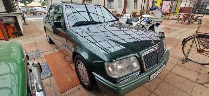MERCEDES-BENZ E 200