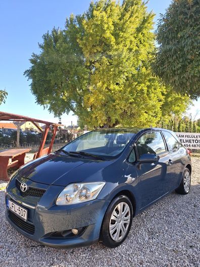 TOYOTA AURIS 1.6 Luna