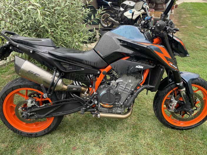 KTM 890 DUKE R