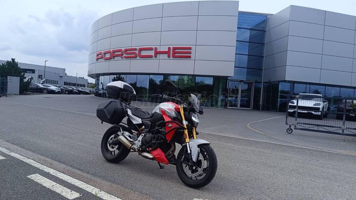 BMW F 900 R