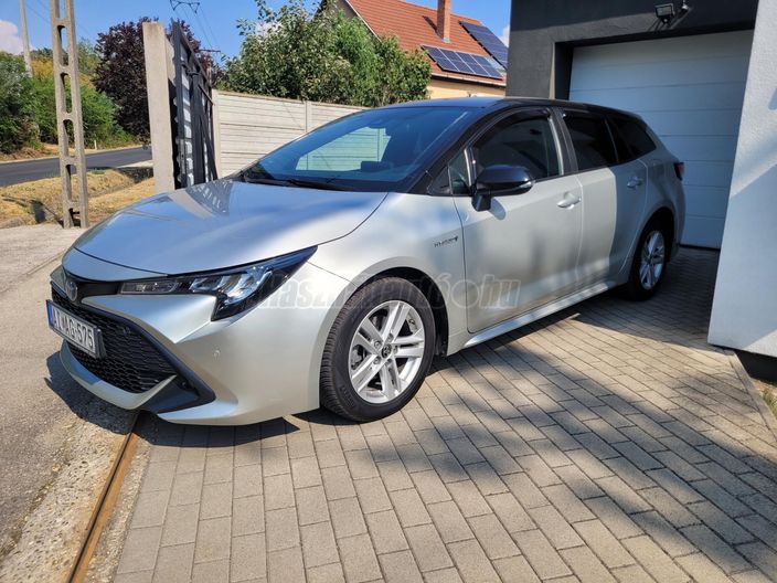 TOYOTA COROLLA Touring Sports 1.8 Hybrid Comfort Tech e-CVT