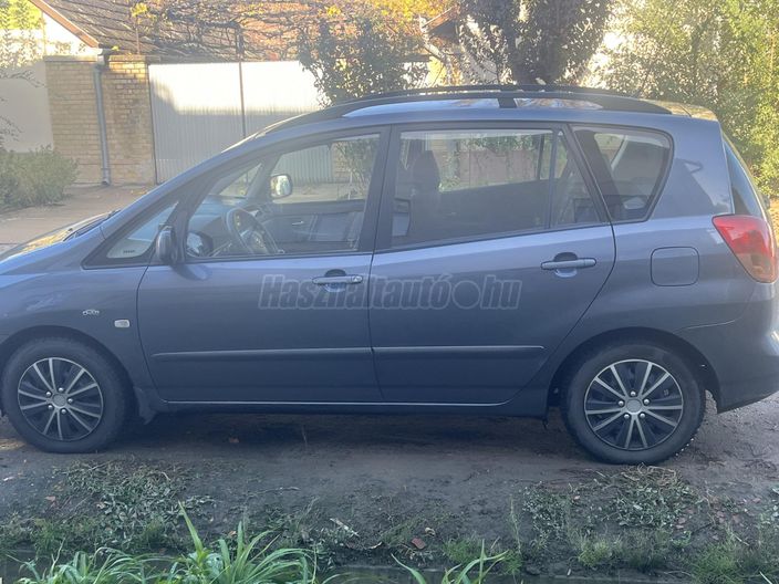 TOYOTA COROLLA VERSO