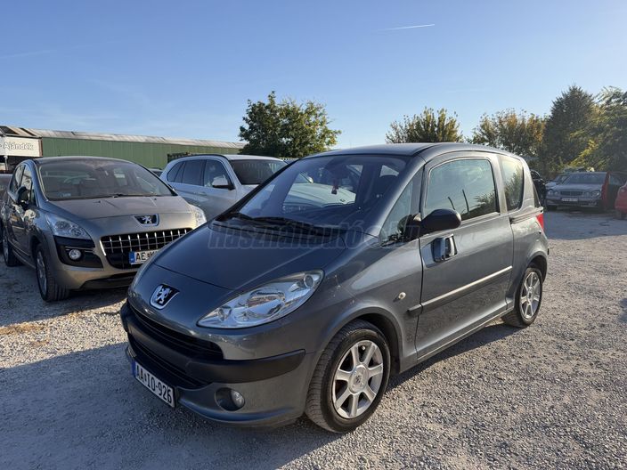 PEUGEOT 1007 1.4 16V Trendy
