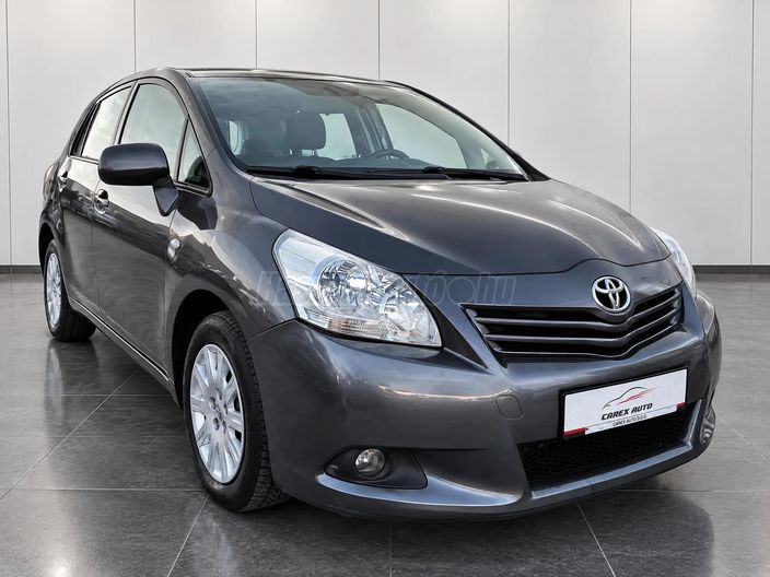 TOYOTA VERSO 2.0 D-4D Luna