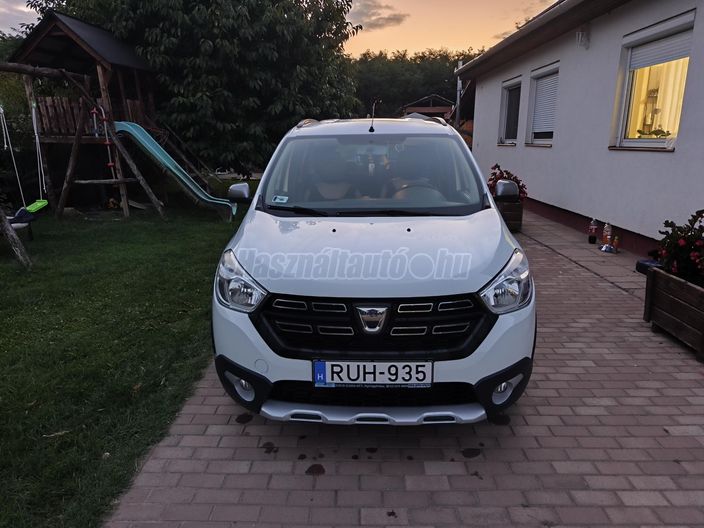 DACIA LODGY 1.3 TCe Stepway (7 személyes )