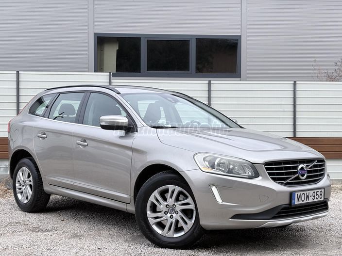 VOLVO XC60 2.0 D [D4] Kinetic Geartronic FWD