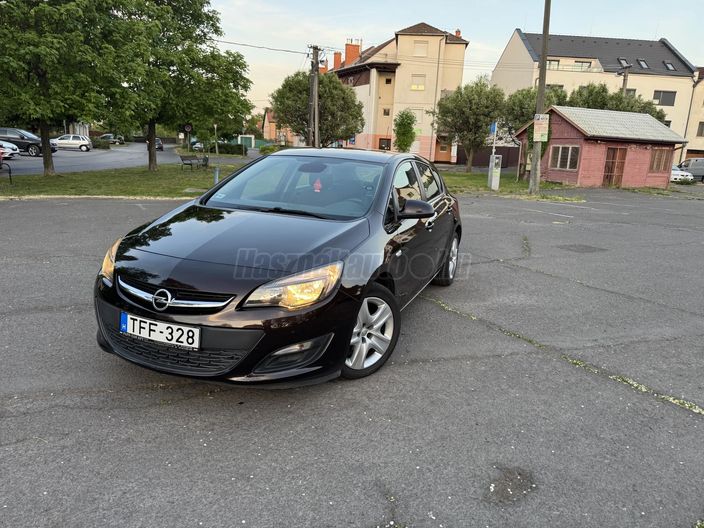 OPEL ASTRA J 1.4 T Cosmo