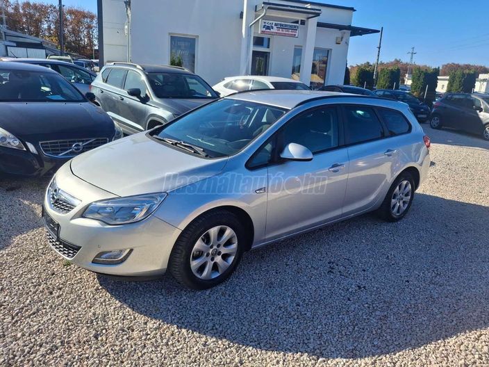 OPEL ASTRA J Sports Tourer 1.7 CDTI Cosmo