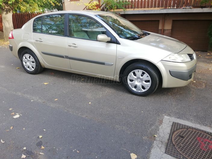 RENAULT MEGANE Limousine 1.4 Authentique