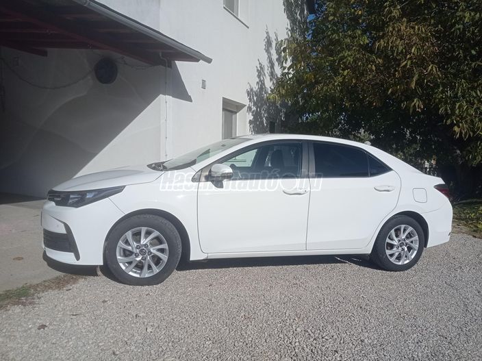 TOYOTA COROLLA Sedan 1.6 Executive