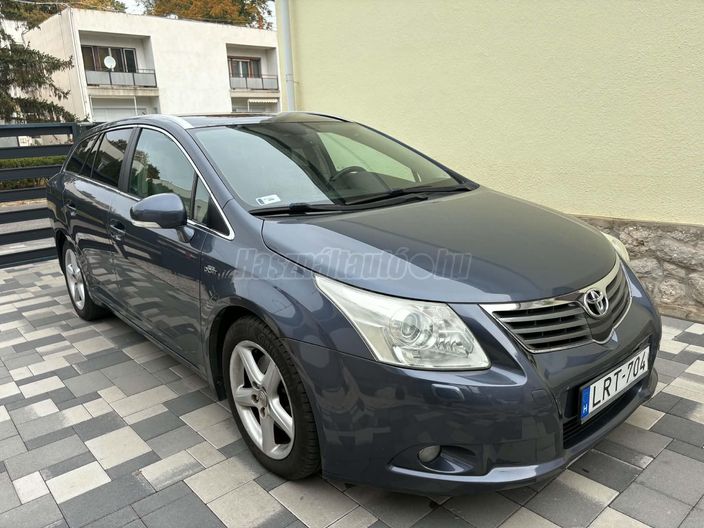 TOYOTA AVENSIS Wagon 2.2 D-4D Premium (Automata)
