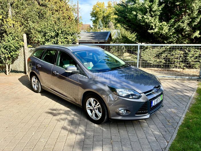 FORD FOCUS 1.6 Ti-VCT Champions