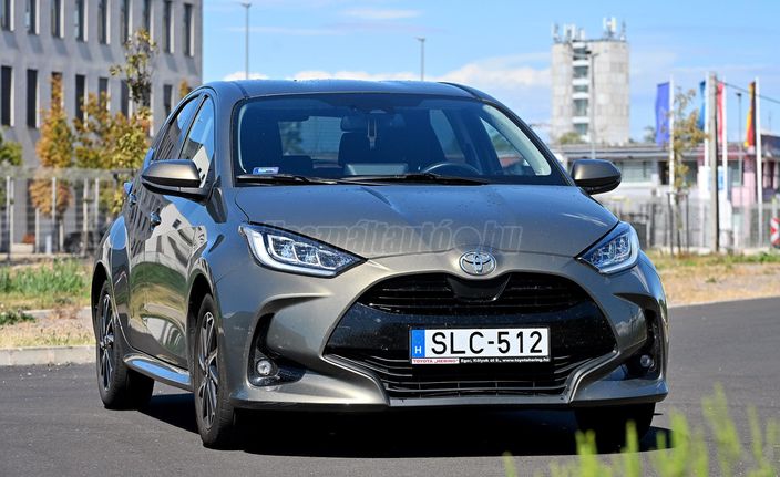 TOYOTA YARIS 1.5 VVT-i Comfort Style Tech