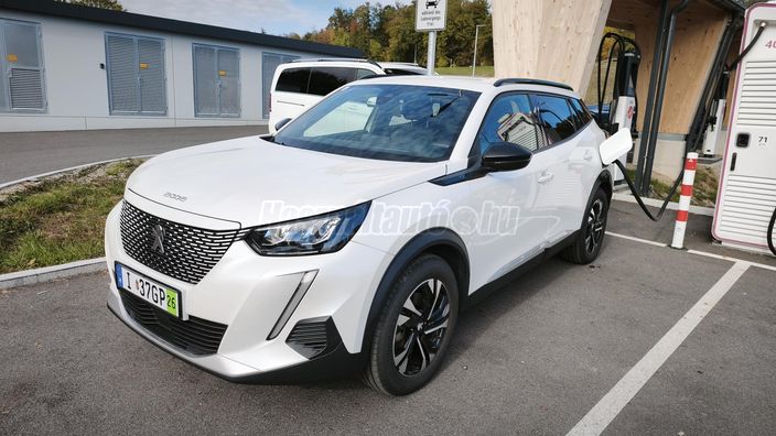 PEUGEOT 2008 e2008 50kWh Allure Pack