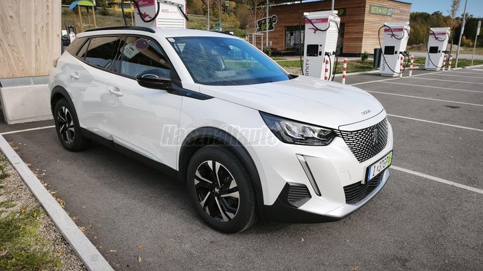 PEUGEOT 2008 e2008 50kWh Allure Pack