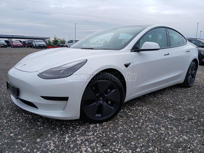 TESLA MODEL 3 Standard Range Plus Aut