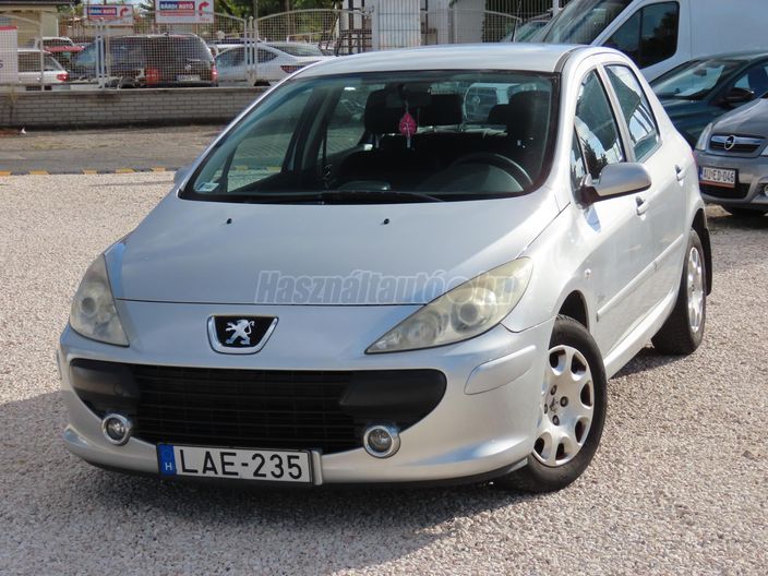 PEUGEOT 307 1.4 D-Sign