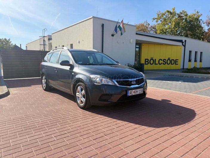 KIA CEE'D 1.6 CRDi EX
