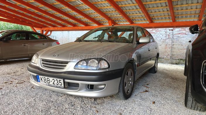 TOYOTA AVENSIS 2.0 TD Linea Terra