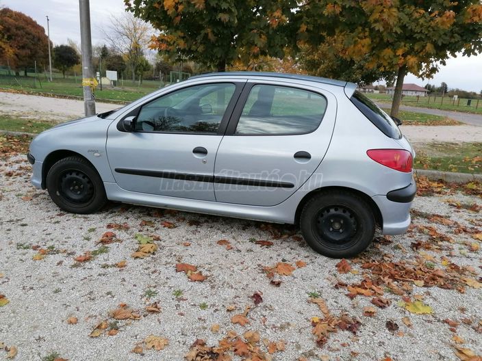 PEUGEOT 206 1.4 Look