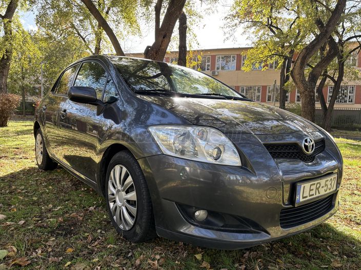 TOYOTA AURIS 2.0 D-4D Executive