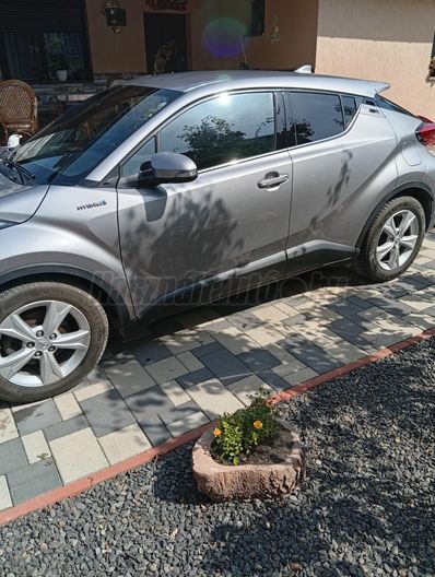TOYOTA C-HR 1.8 Hybrid Active (ülésfűtéssel) e-CVT