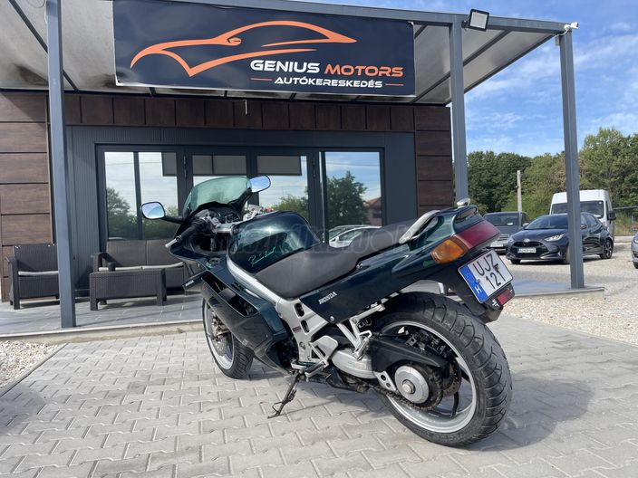 HONDA VFR 750 F