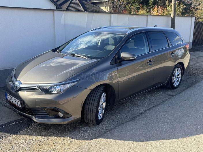 TOYOTA AURIS Touring Sports 1.8 HSD Live Plus (Automata)