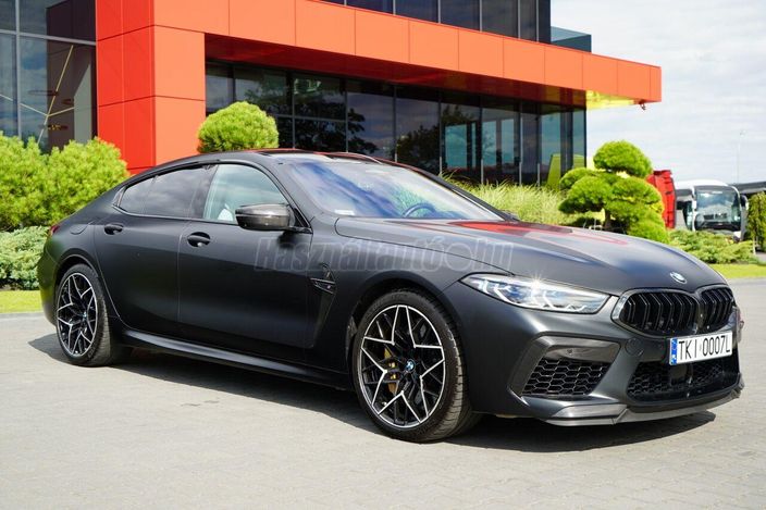 EGYEDI BMW M8