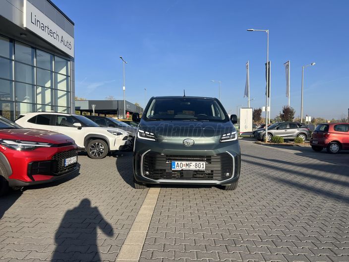 TOYOTA PROACE 2.0 D-4D Business Comfort - L2H1 (9 személyes )
