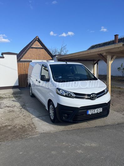 TOYOTA PROACE 2.0 D-4D Combi Base L2H1