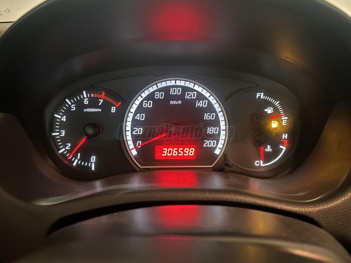 SUZUKI SWIFT 1.3 GLX CD AC Mistic Limitált