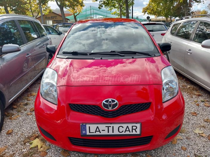 TOYOTA YARIS 1.0 Terra+