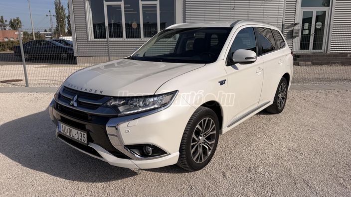 MITSUBISHI OUTLANDER 2.0 PHEV Intense Plus 4WD CVT
