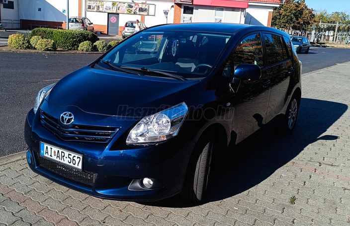 TOYOTA VERSO 1.8