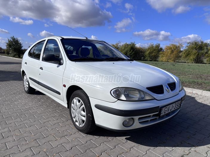 RENAULT MEGANE 1.4 16V RN Cool