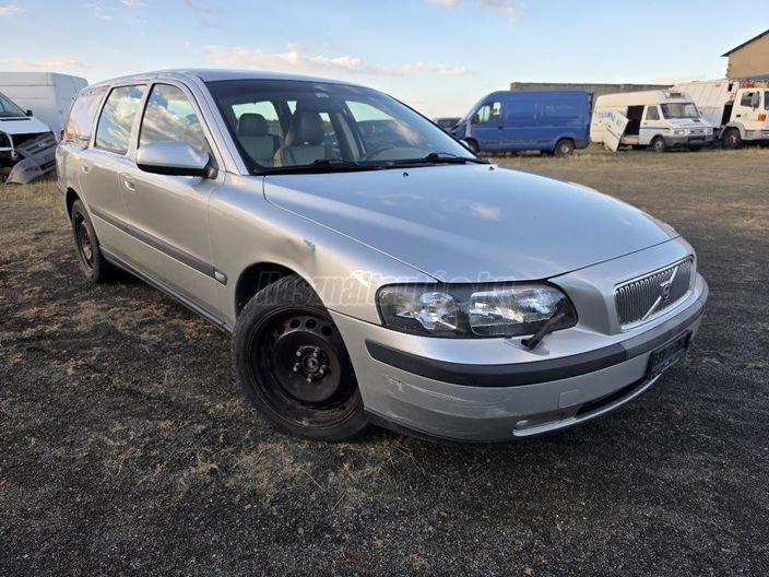 VOLVO V70 XC70 2.4 D [D5] AWD (Automata)
