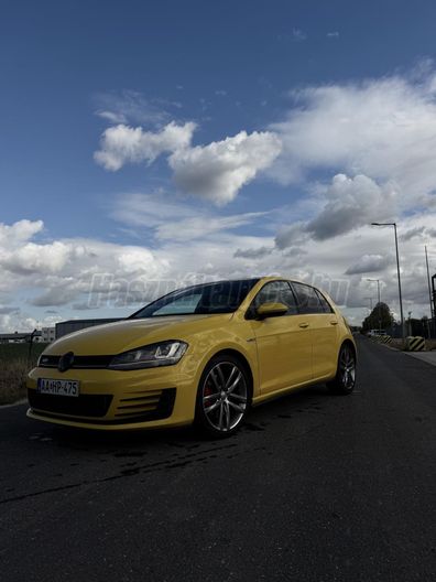 VOLKSWAGEN GOLF VII