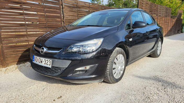 OPEL ASTRA J Sedan 1.4 Selection