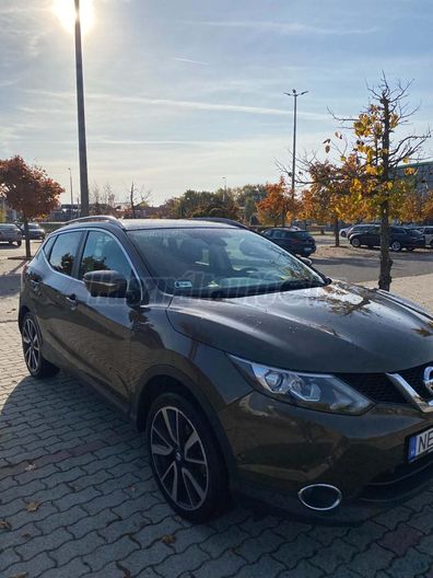 NISSAN QASHQAI 1.2 DIG-T Tekna