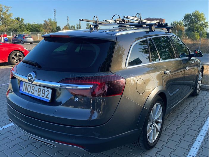 OPEL INSIGNIA Sports Tourer 2.0 CDTI AWD COUNTRY (Automata)