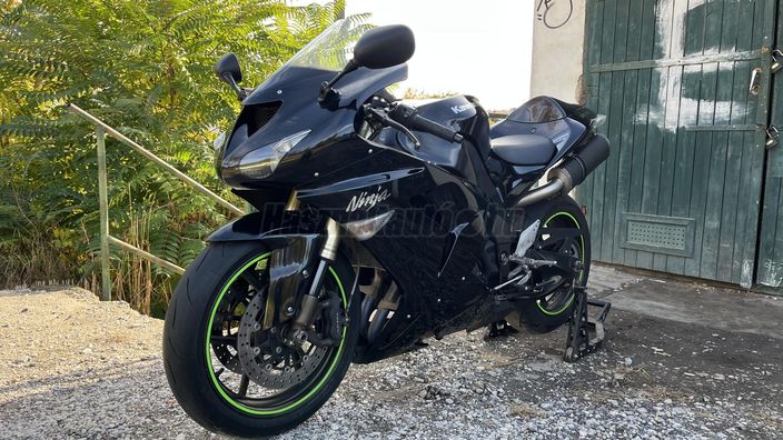 KAWASAKI ZX-10 R (NINJA)