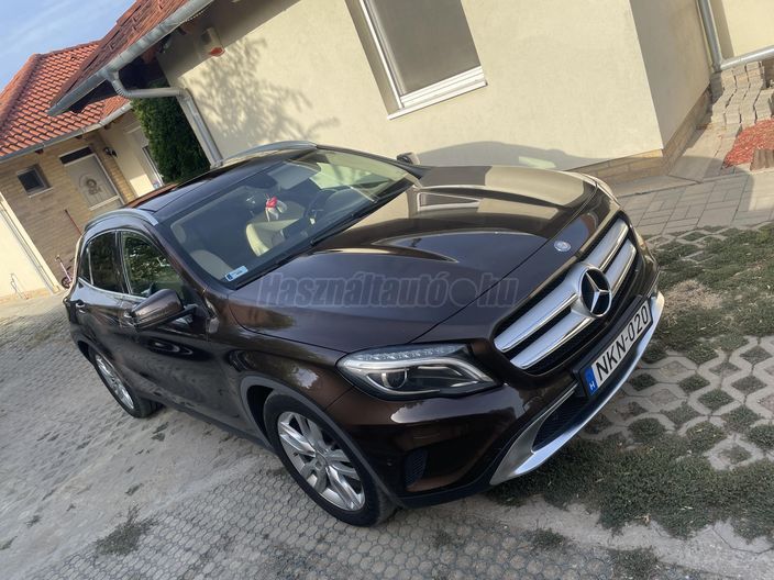 MERCEDES-BENZ GLA 220 CDI d 4Matic 7G-DCT