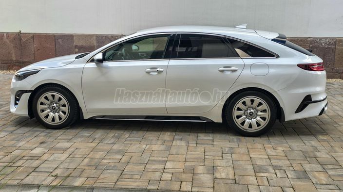 KIA PRO CEE'D ProCeed 1.5 T-GDI Ultimate Edition DCT