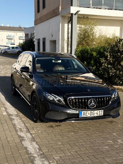 MERCEDES-BENZ E 220 d T 9G-TRONIC