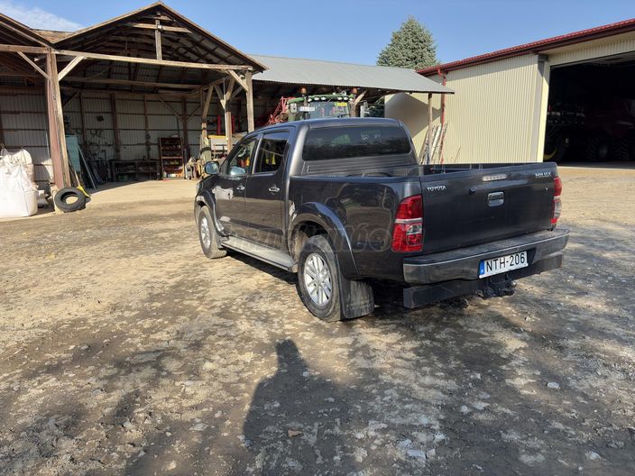 TOYOTA HILUX 2.5 D-4D 4x4 Double Comfort AC VSC