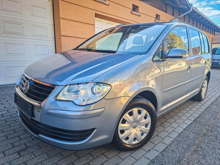 VOLKSWAGEN TOURAN 1.6 Trendline