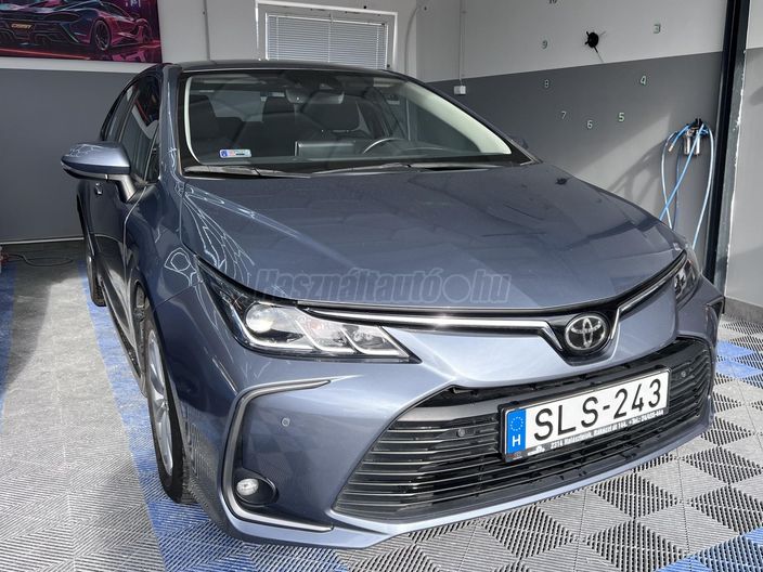 TOYOTA COROLLA Sedan 1.6 Comfort Style Tech